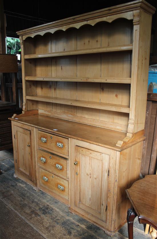 Large pine dresser